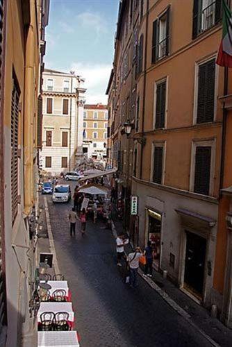 Town House Fontana Di Trevi Bed and Breakfast Roma Exterior foto